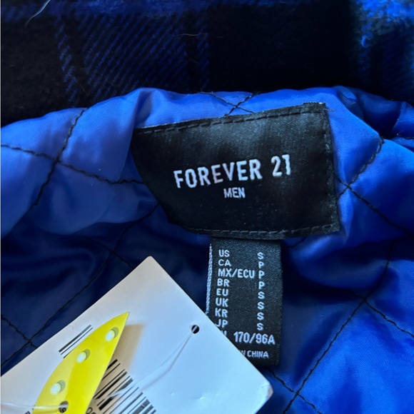 NWT men shacket.  Size small - Picture 4 of 5